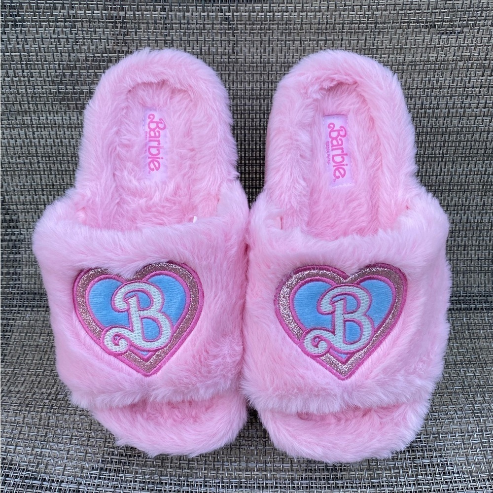 NWOT Barbie Pink Faux Fur Logo Super Push Comfy Women's Slippers Sz Small (5-6)